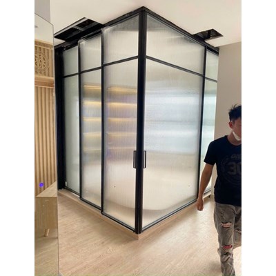 Cửa trượt không ray 3 cánh Slim kính sóng ngăn phòng riêng
