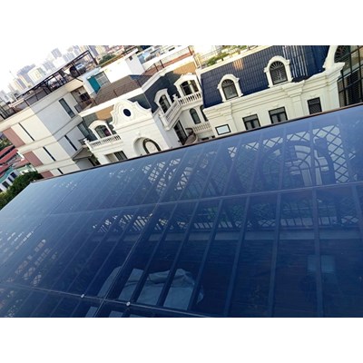 Vì sao nên làm mái kính cường lực dán