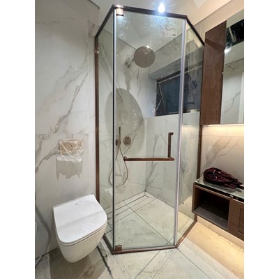 Phòng tắm kính góc cánh mở
